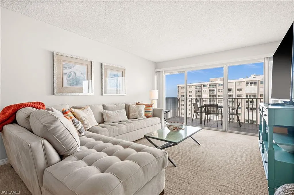 2 bed, 2.0 bath, 1215 sqft, $8,500 — Photo 3