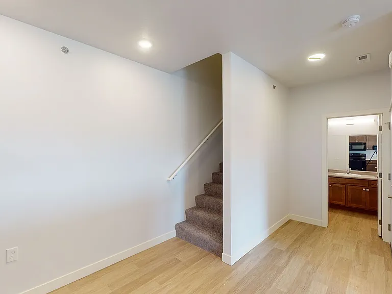 29 Flats — Photo 39