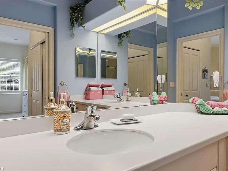 8601 Piazza Del Lago Cir #203 — Photo 13
