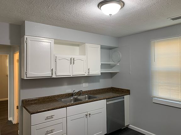 3rd image of 1032 Westglen Dr