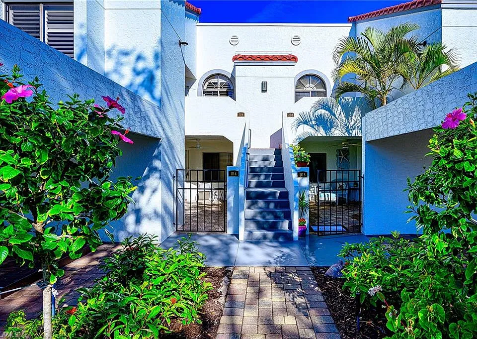 613 Beachwalk Cir #J