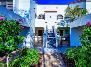 613 Beachwalk Cir #J, Naples, FL 34108