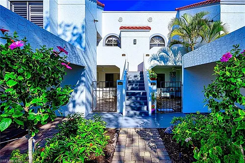 613 Beachwalk Cir #J Photo 1