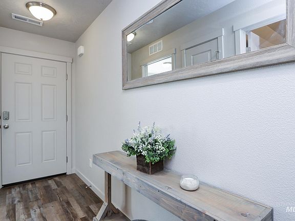 3rd image of 795 N Baldner Point Pl