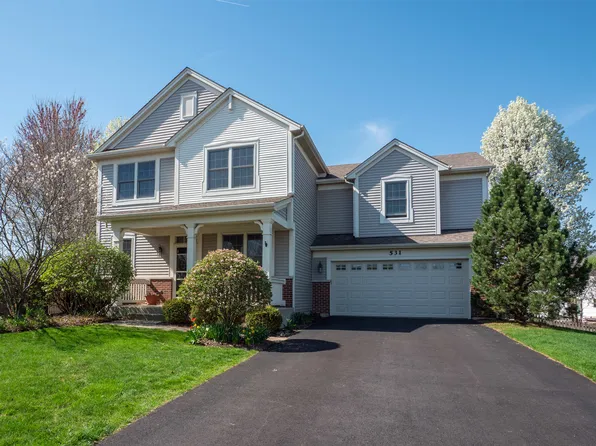 531 Red Sky Dr, St Charles, IL 60175
