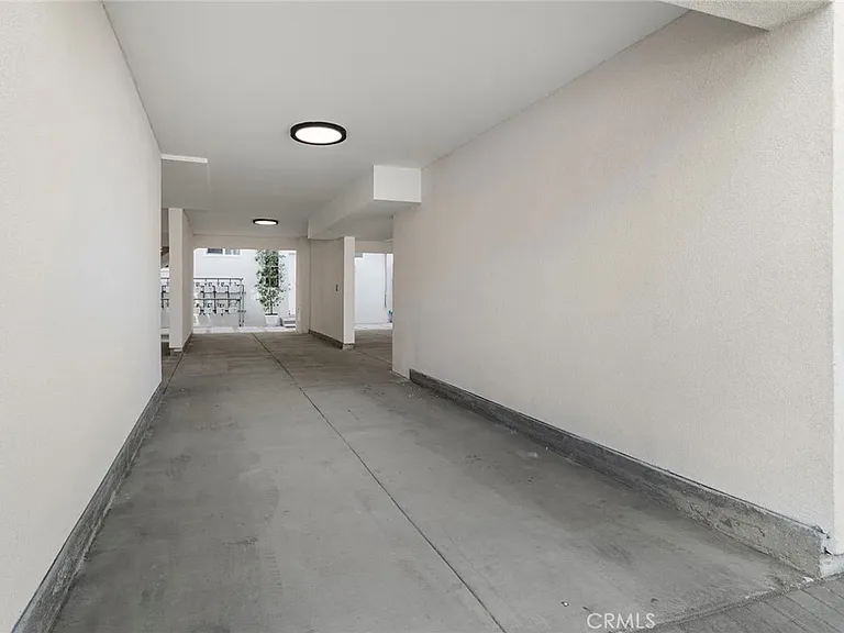 1827 E 4th St #18 — Photo 5