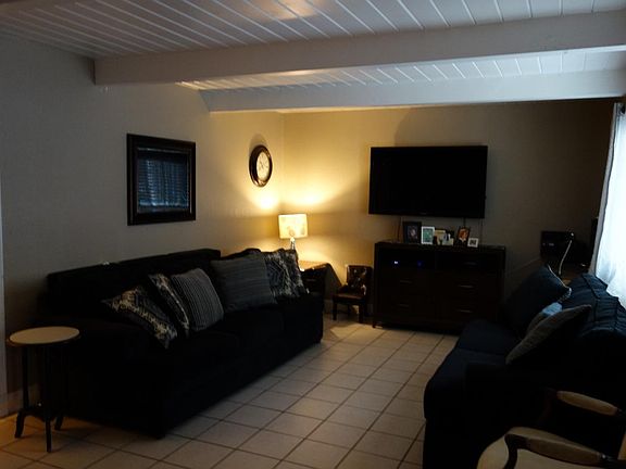 3rd image of 10291 Serrano Ave