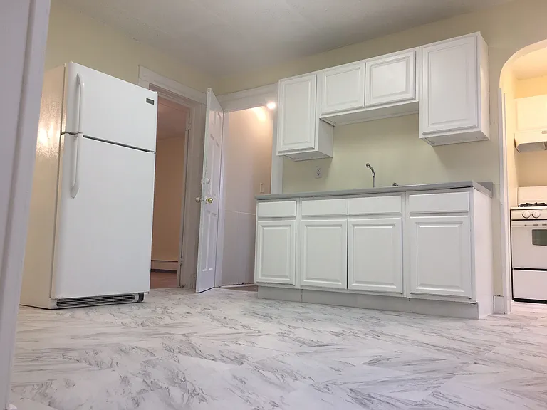 28 Cedar St #1 — Photo 23