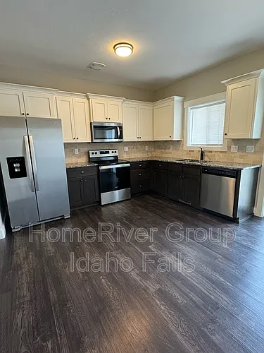 660 Saturn Ave #A Photo 1