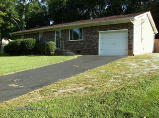 2944 Bluegrass Ln, Strawberry Plains, TN 37871