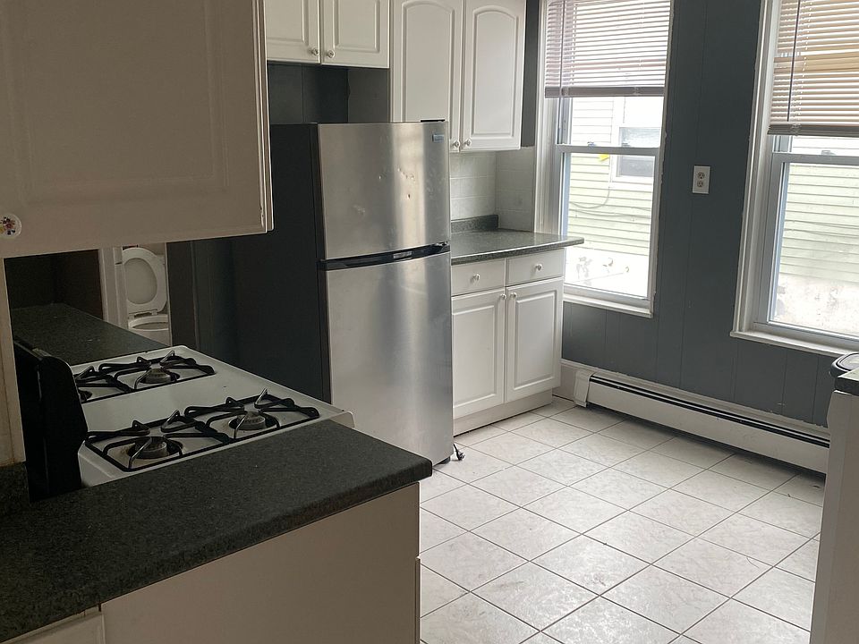 1st image of 10 Fountain Ave #1