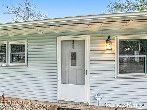 3rd image of 5627 Roanoke St