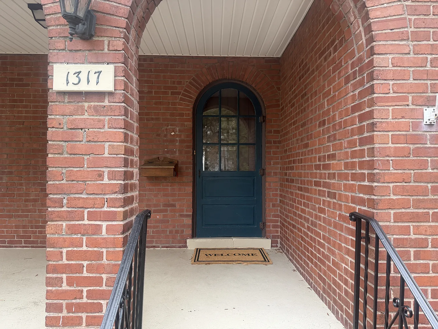 3 bed, 2.5 bath, 1928 sqft, $2,800 — Photo 2