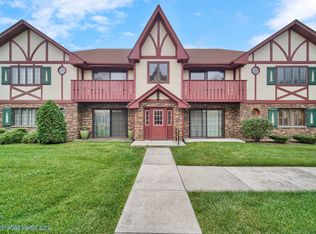 11727 Matterhorn Cir #202, Palos Park, IL 60464