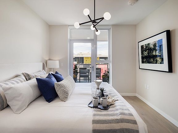 4th image of 485 W 42nd Ave #1402