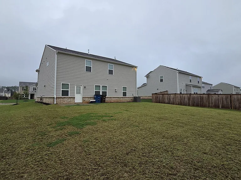 521 Elkwood Ln — Photo 9