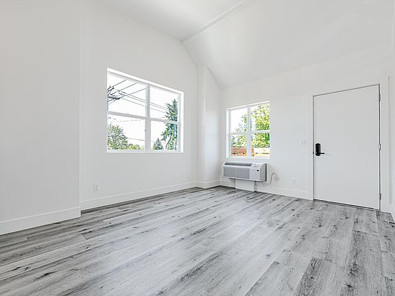 3rd image of 1550 N Buffalo St #302