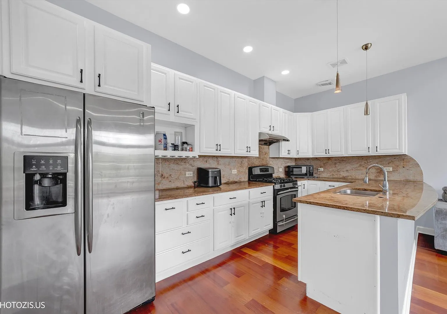 3 bed, 1650 sqft, $2,800 — Photo 3