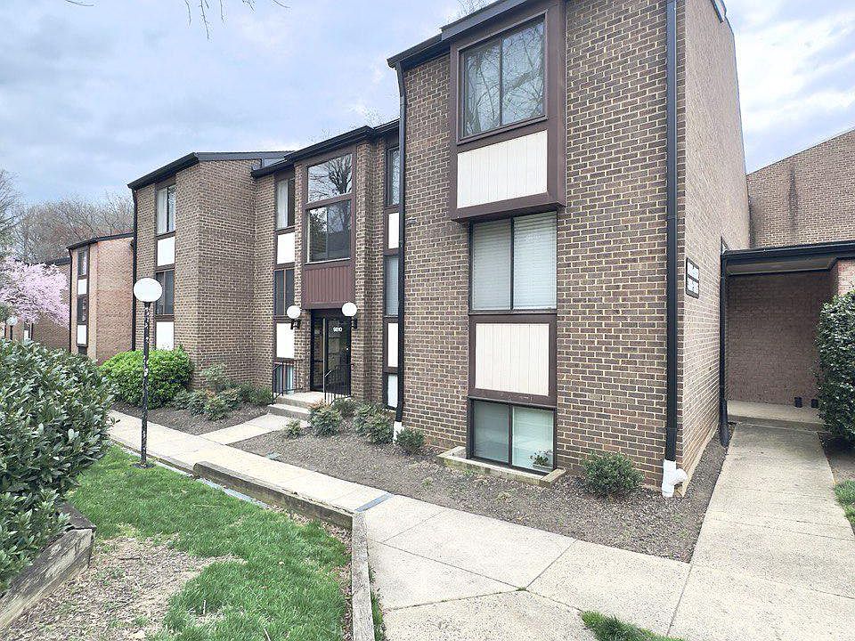 1st image of 9810 Kingsbridge Dr APT 201