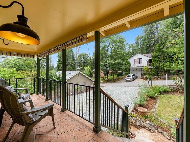 231 Glenbrook Dr — Photo 3