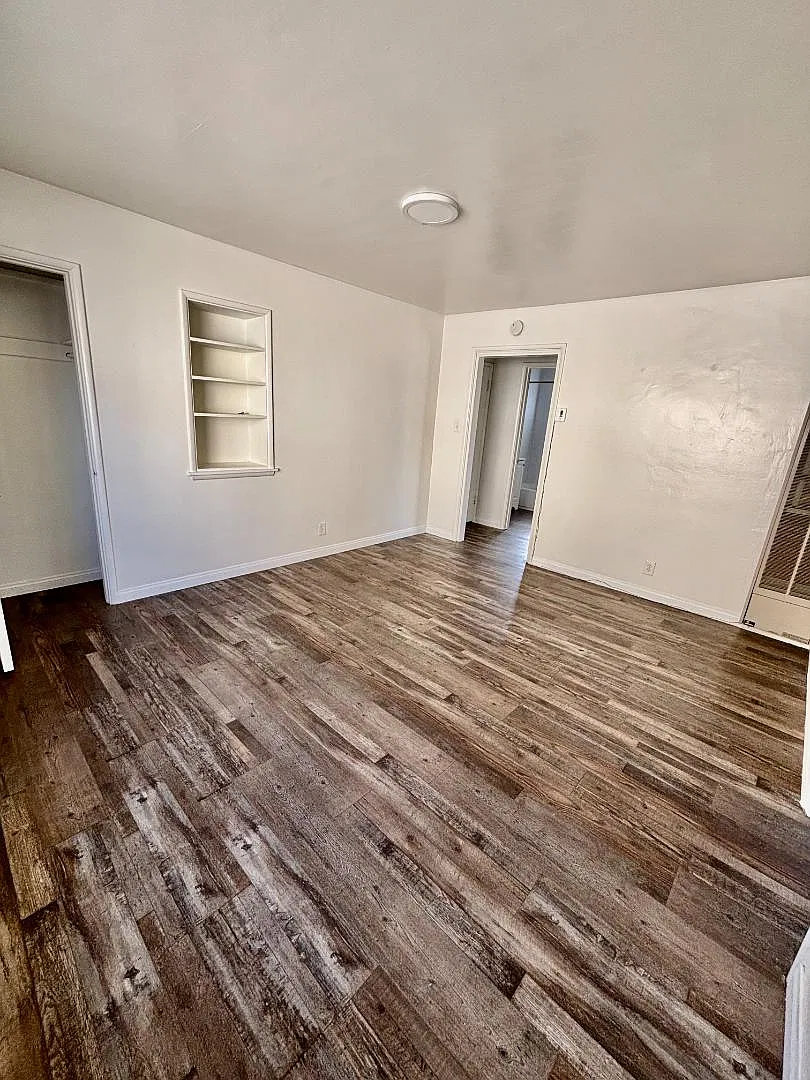38 S Parkwood Ave - 36 S. Parkwood — Photo 4