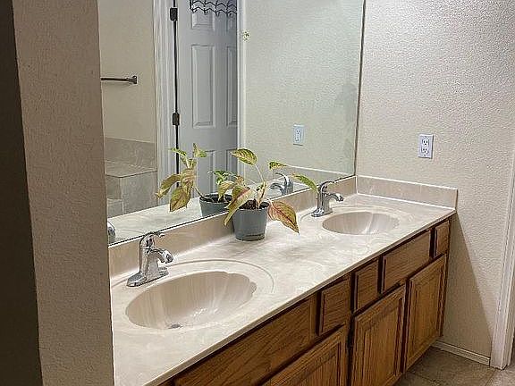 4th image of 4408 Driftwood Dr NW