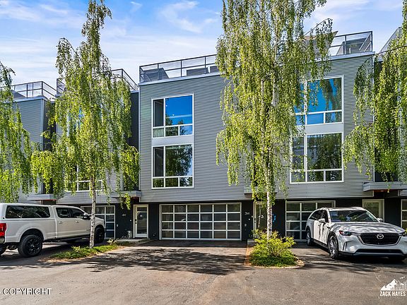 3rd image of 5201 E Northern Lights Blvd Unit 3W