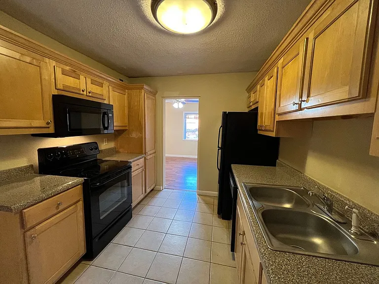 250 Little St #B105 — Photo 3