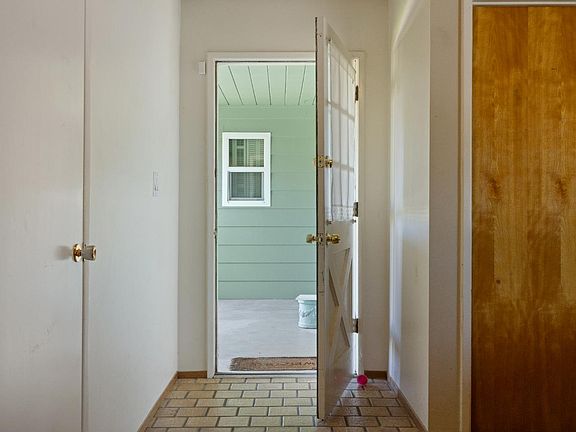 4th image of 2701 Sheffield Ln