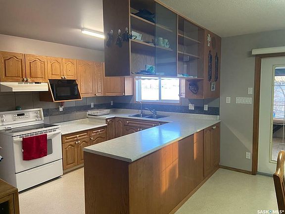 4th image of 142 Darlington St E