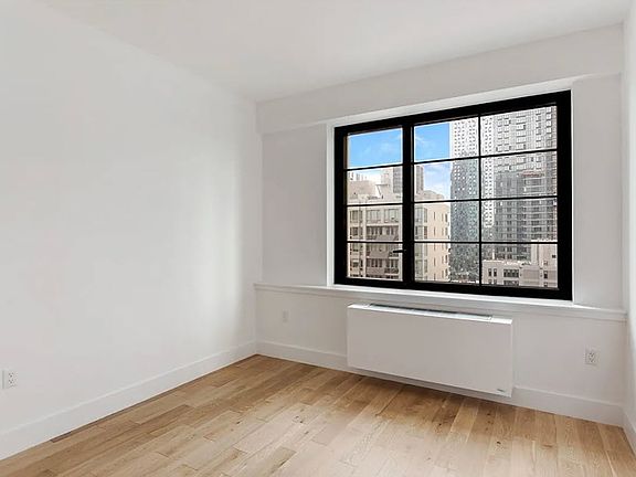 4th image of 2721 44th Dr APT 606