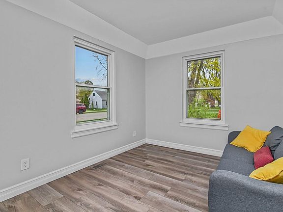 5th image of 11628 Norborne Ave