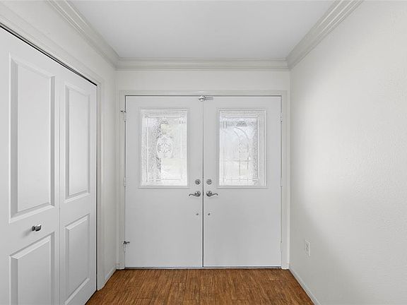 2nd image of 1252 WATERSIDE LANE