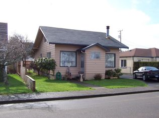 2122 Fir Ave, Reedsport, OR 97467