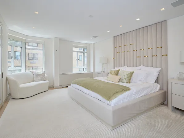 870 5th Avenue image 15 of 27