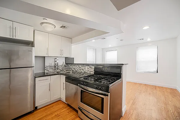 Sold by Engel & Völkers New York City | media 13