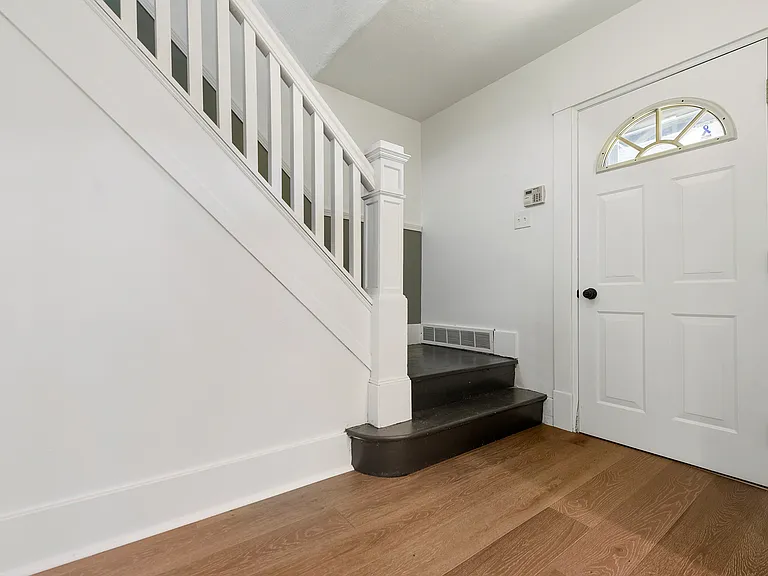 3317 Hill St — Photo 4