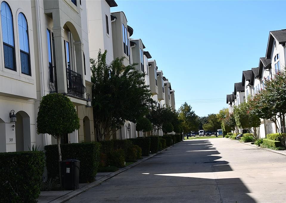 1st image of 3101 Fairdale Oaks E