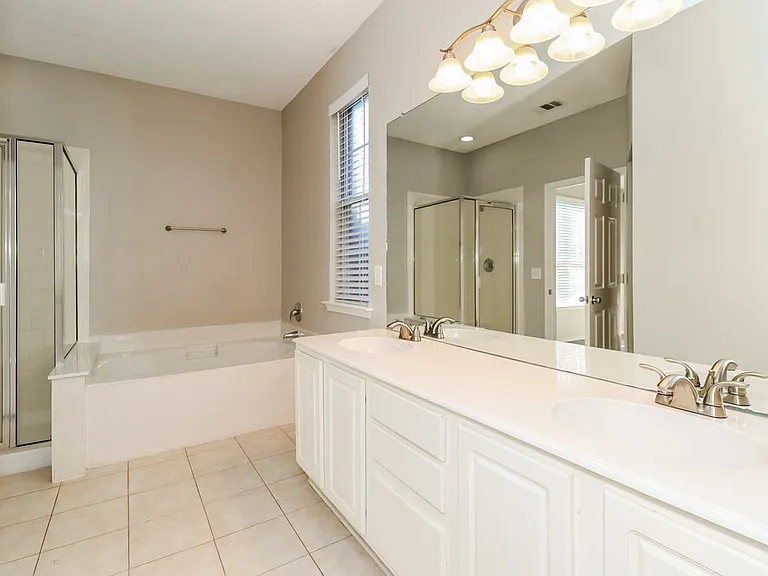 8425 Vicksburg Ln — Photo 13