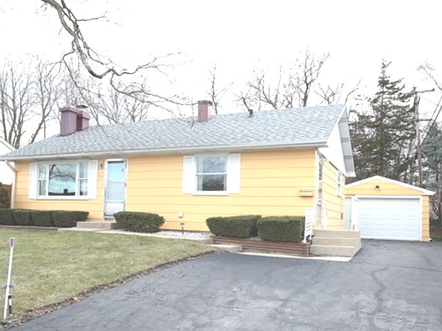 1st image of 402 Hoover Dr