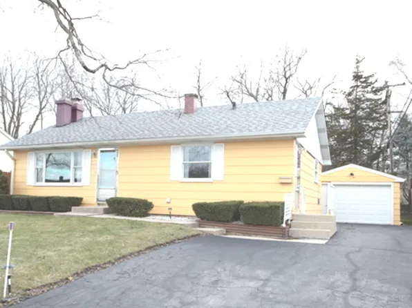 402 Hoover Dr, Carpentersville, IL 60110