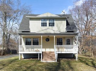 4 Lyman Ln, Bloomfield, CT 06002