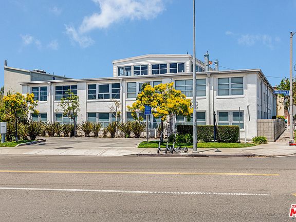 2nd image of 2100 Abbot Kinney Blvd Unit C