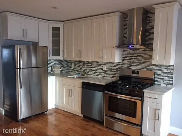 3 44 Beach St, Far Rockaway, NY 11693