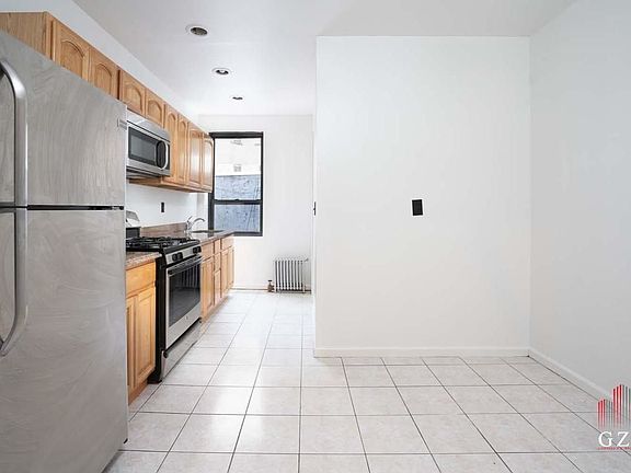 5th image of 401 E 116th St #6A