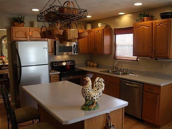 3rd image of 46030 Country Lake Dr