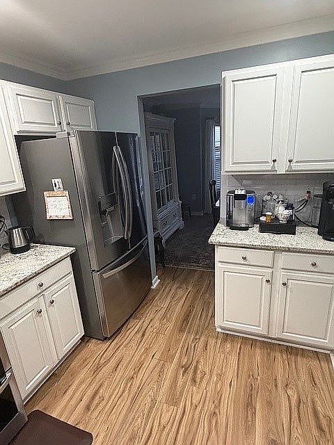 1st image of 648 Ridgemoor Ct