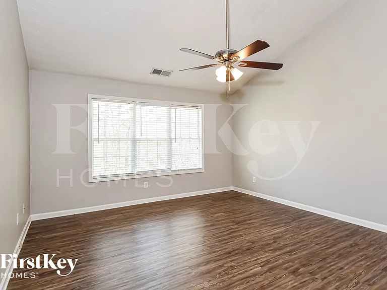 42 Kades Cove Dr — Photo 8