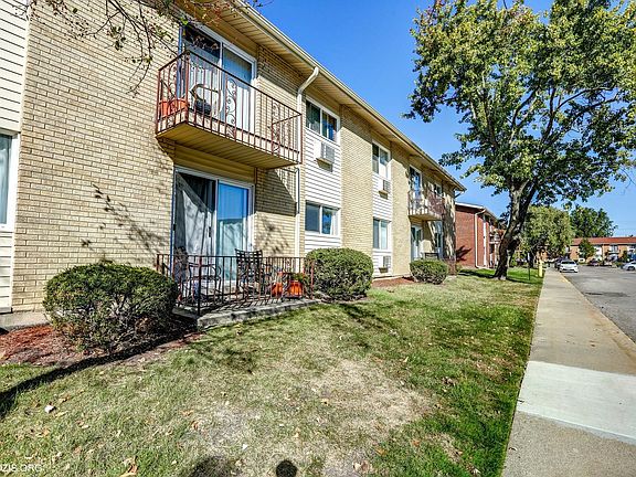 3rd image of 8900 David Pl APT 1E