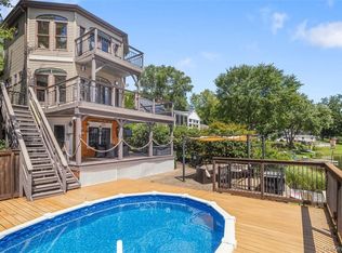 545 Shore Dr, New Windsor, NY 12553